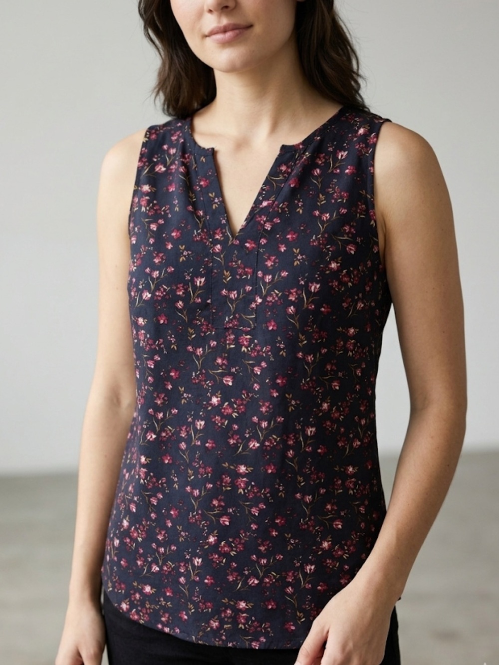 Le Château Black Floral Sleeveless Blouse - Size XXS